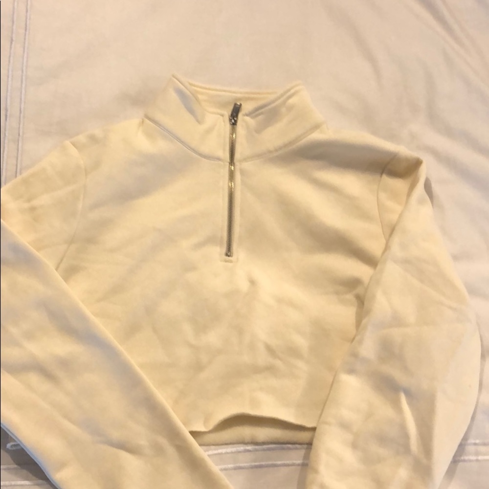 Cropped XLE sweater